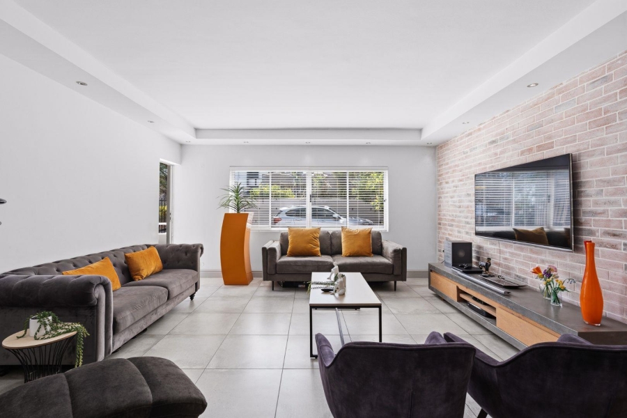 2 Bedroom Property for Sale in Sea Point Western Cape